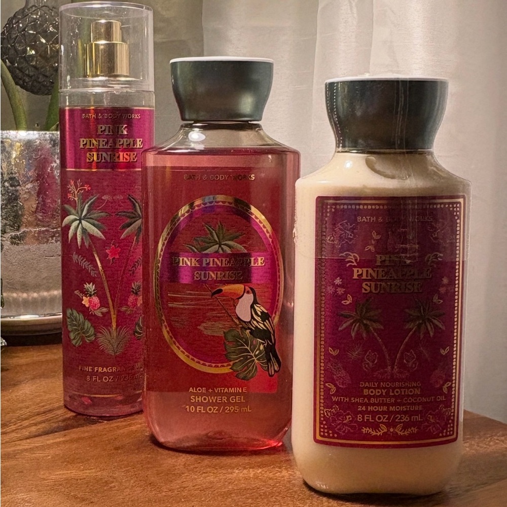 Bath & Body Works Pink Pineapple Sunrise Three Piece Set Gift Set Works‎ NEW - Picture 2 of 6
